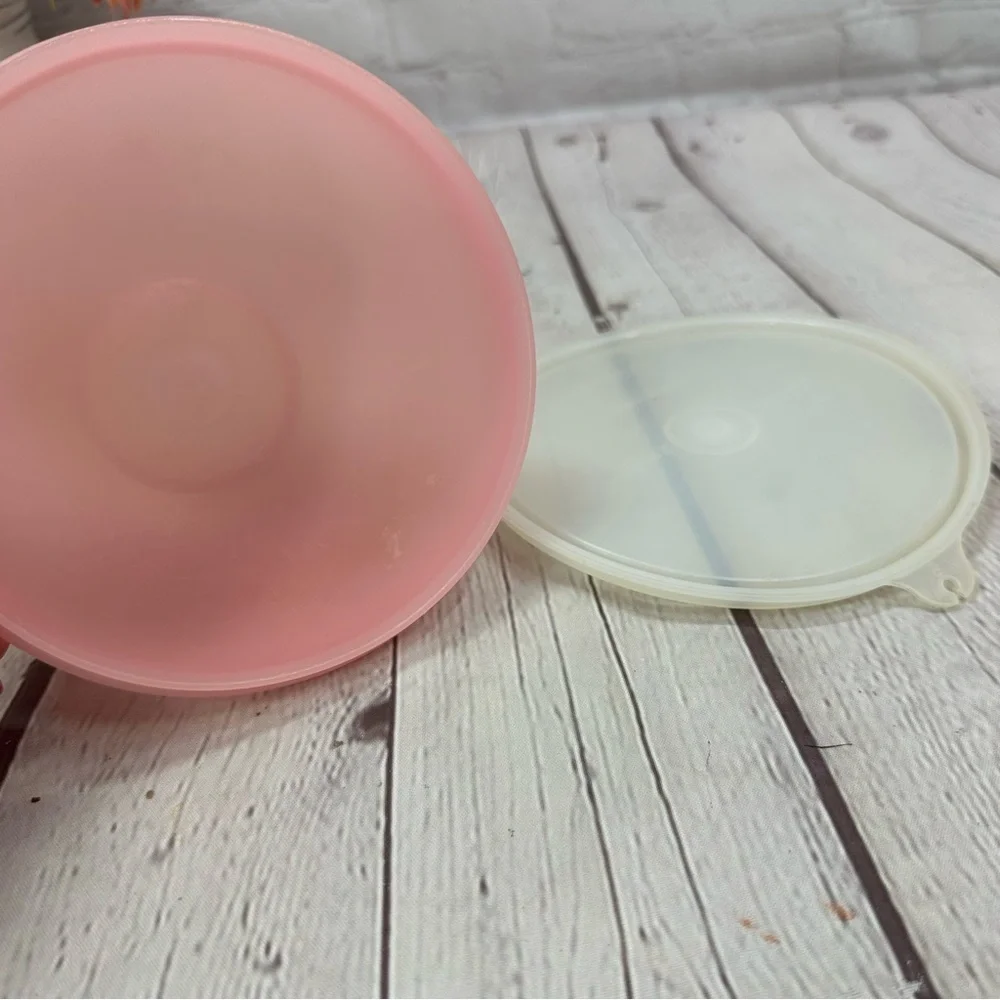Tupperware good used